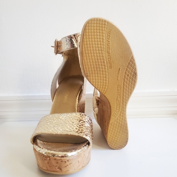 New Stuart Weitzman Twofer Gold Python Platform Cork Wedge Size 9 - Picture 10 of 13